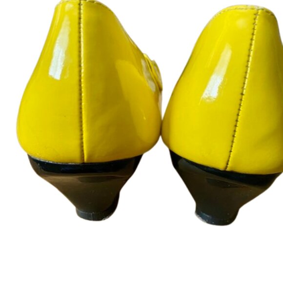 Disney Minnie Mouse Bright Yellow Mary Jane Shoes Kitten Heel Red Bows Size 8 - Picture 7 of 8